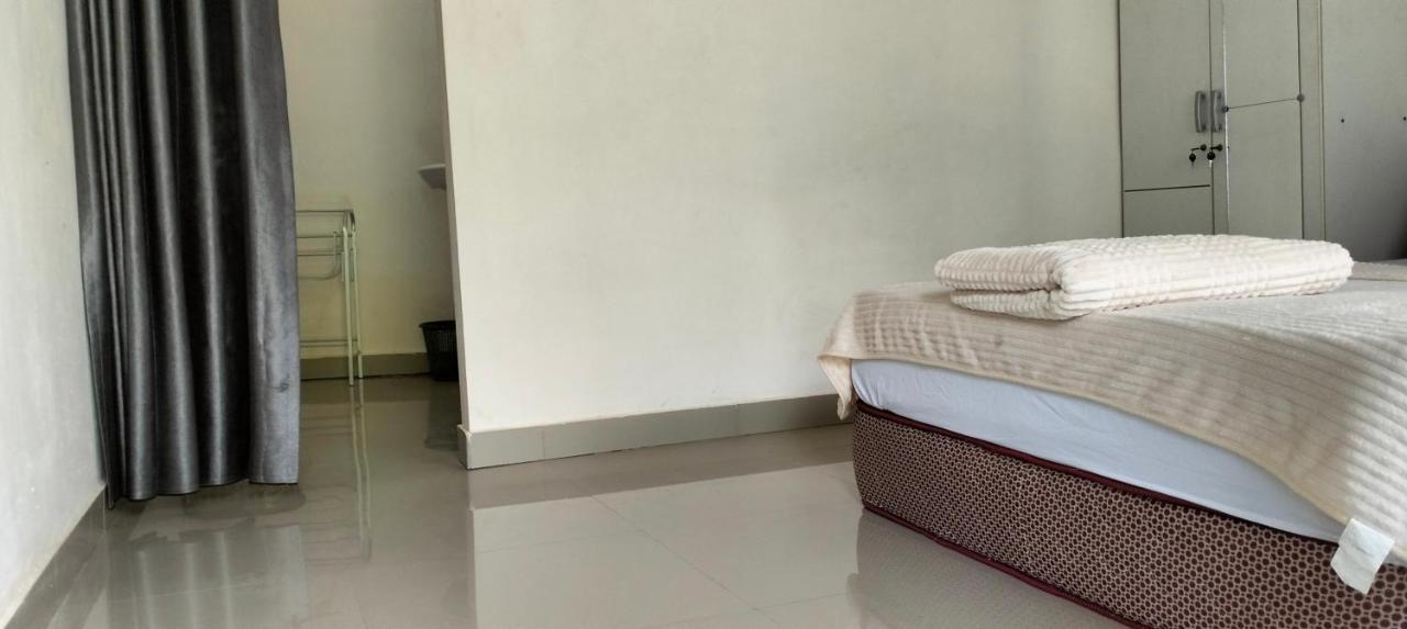 Sakila Homestay Kuta  Екстер'єр фото