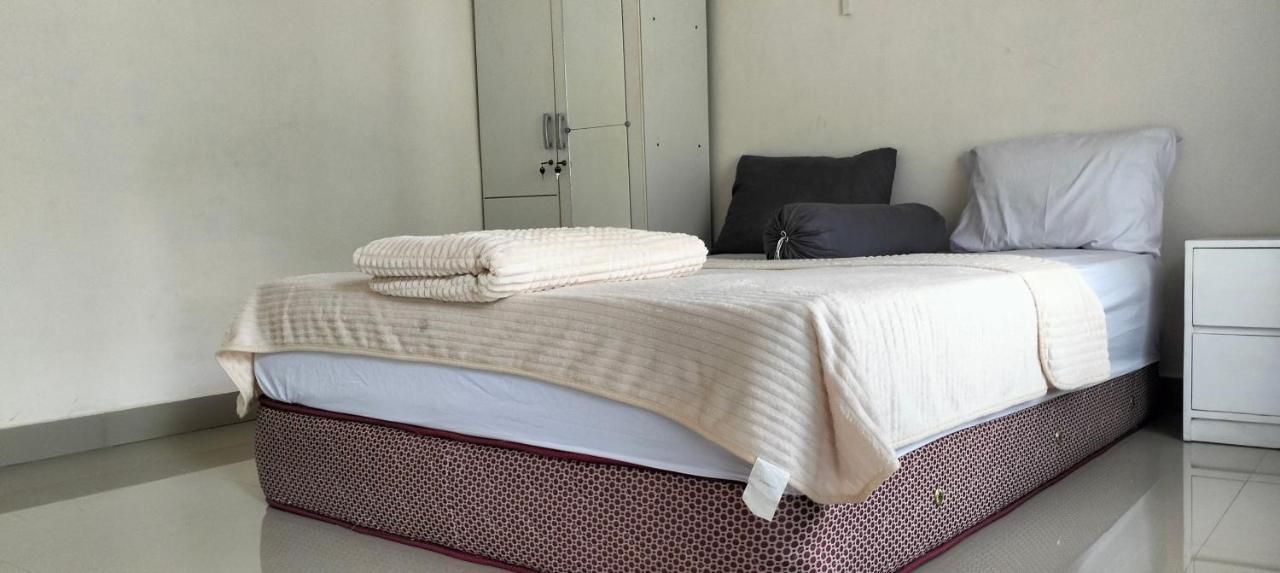 Sakila Homestay Kuta  Екстер'єр фото