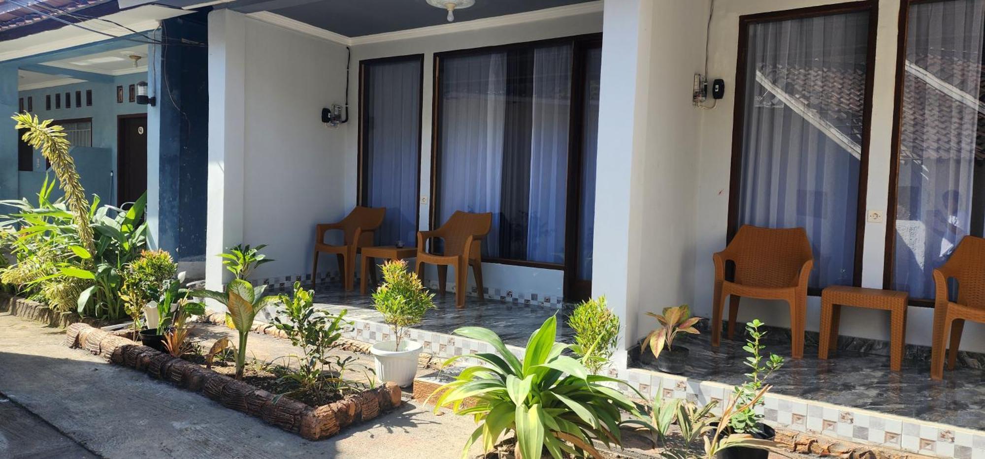 Sakila Homestay Kuta  Екстер'єр фото